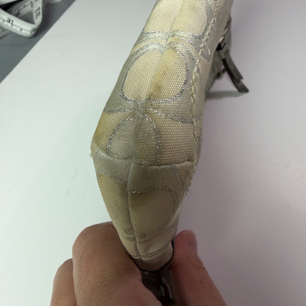 Y2K Coach Silver and Cream Women's Bag - Picture 4 of 13